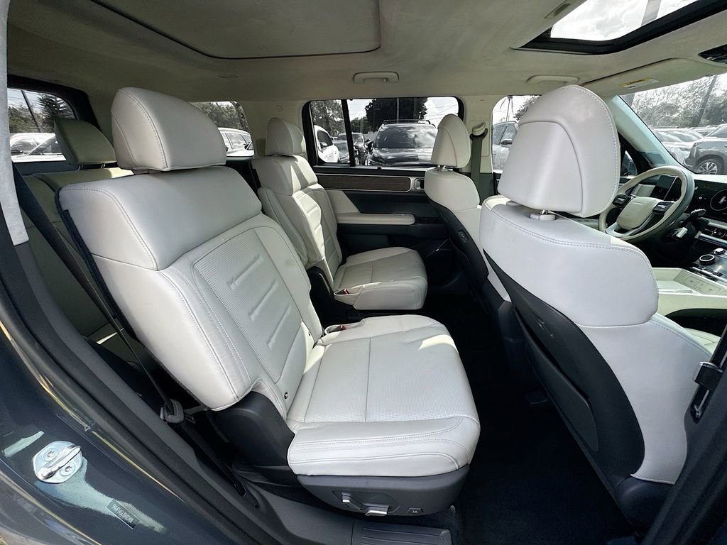 Used 2025 Hyundai Santa Fe Calligraphy FWD image 30