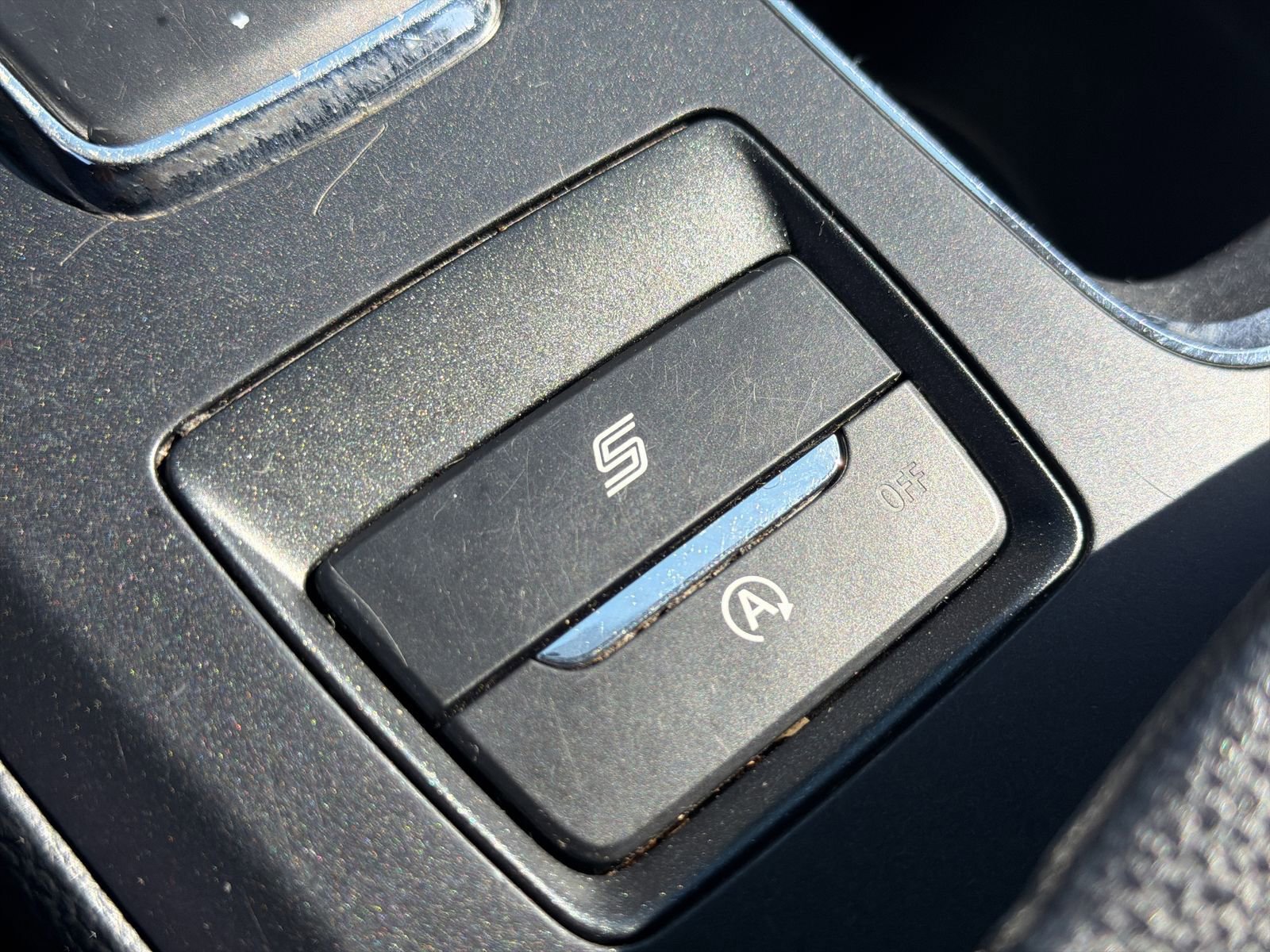 Used 2020 Ford Fusion SE FWD image 36