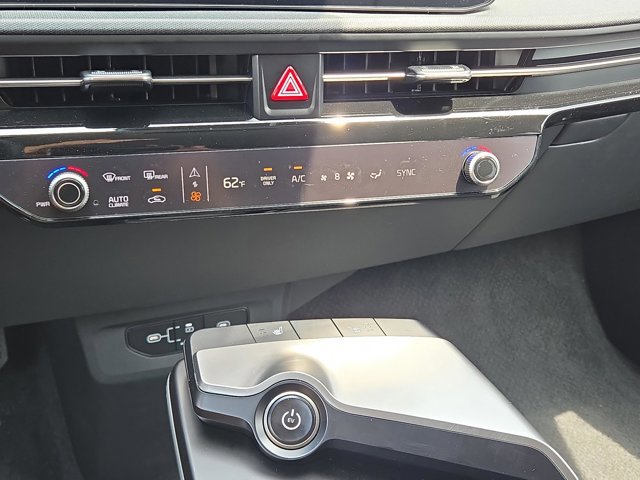 Used 2025 Kia EV6 Light w/ Light LR Technology Package image 28
