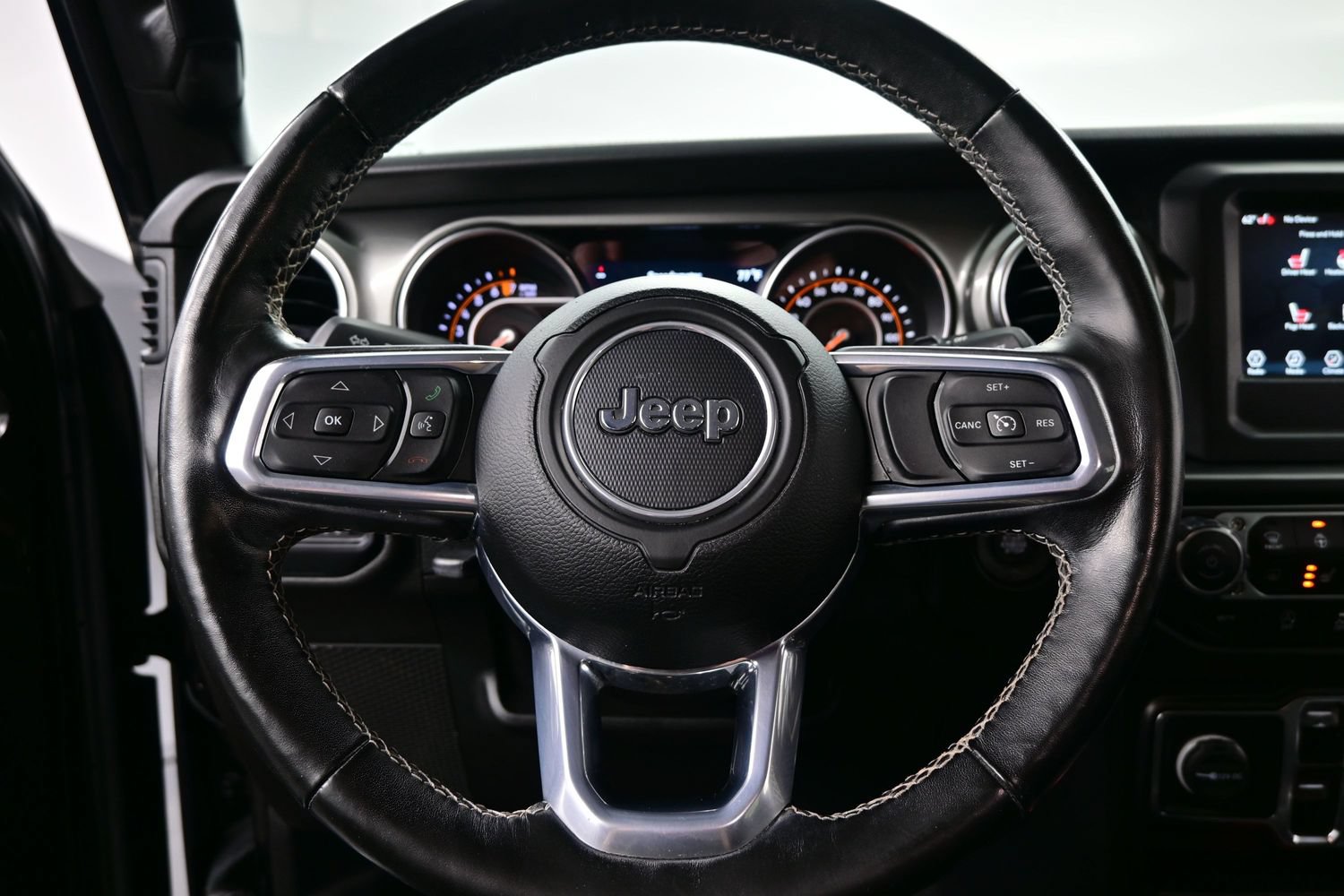 Used 2021 Jeep Wrangler Unlimited Sahara w/ Cold Weather Group AWD/4WD image 23