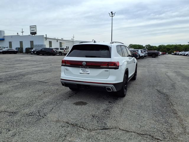 Used 2025 Volkswagen Atlas Peak Edition SE AWD/4WD image 26