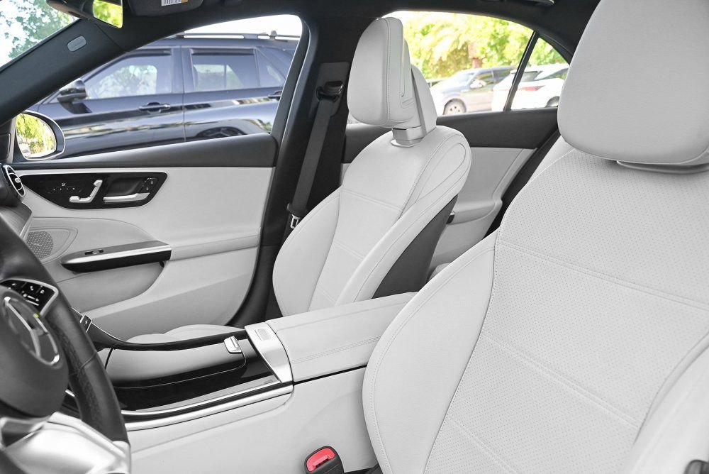 Used 2025 Mercedes-Benz C 300 Sedan image 13