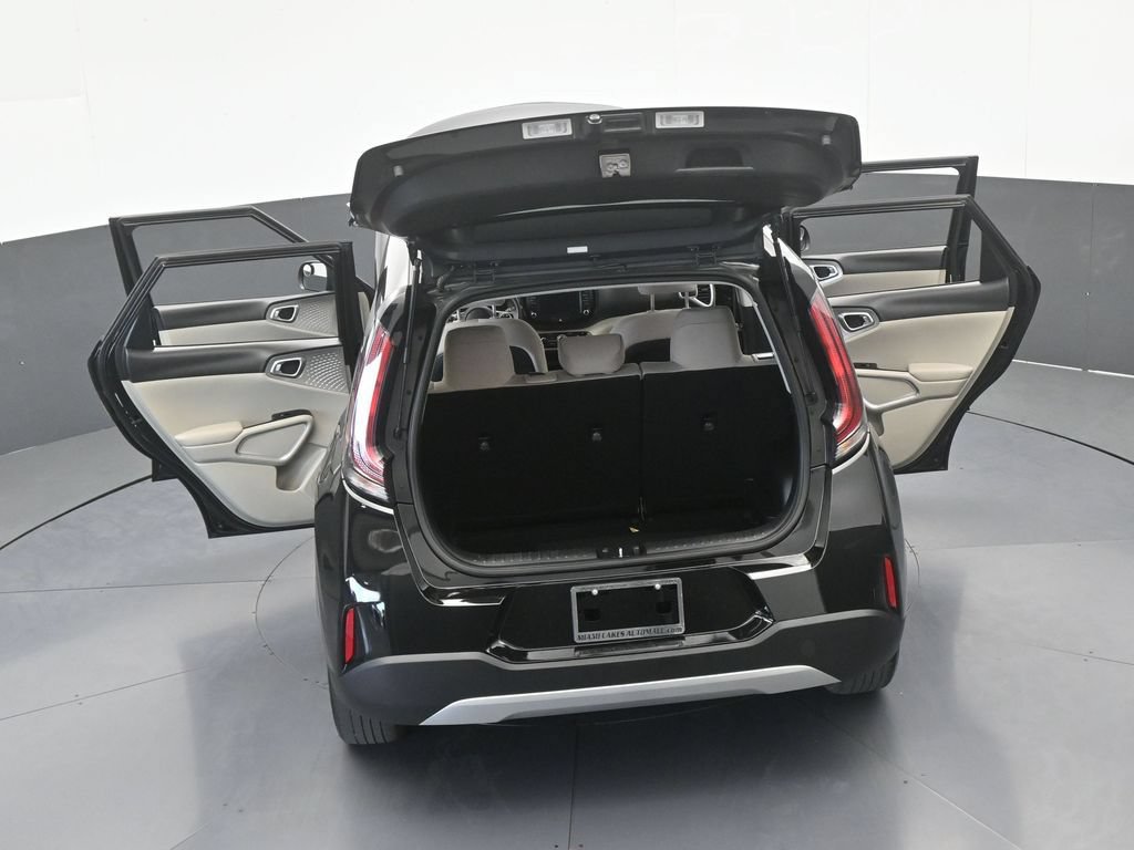 Used 2023 Kia Soul LX FWD image 55