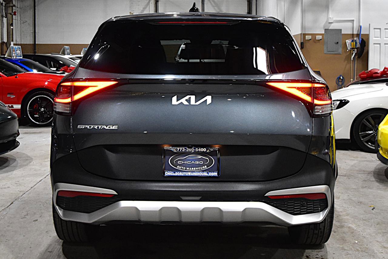 Used 2024 Kia Sportage EX image 8