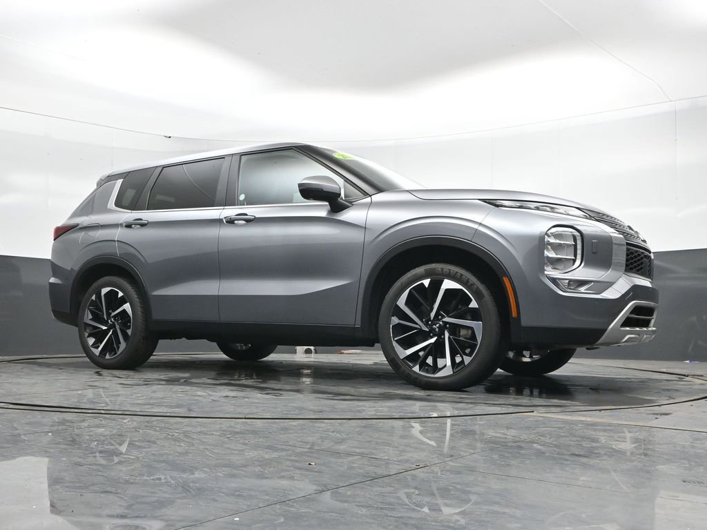 Used 2024 Mitsubishi Outlander SE image 47