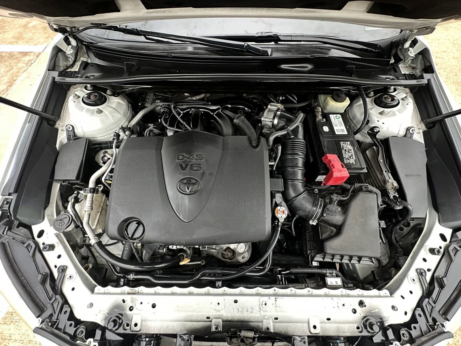 Used 2018 Toyota Camry XLE FWD image 32