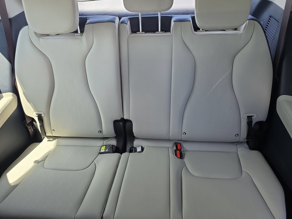 New 2026 Kia Carnival SX FWD image 18