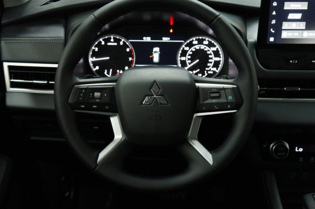 New 2026 Mitsubishi Outlander SE FWD image 20