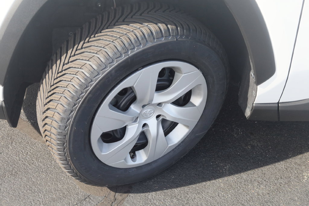 Used 2024 Toyota RAV4 LE FWD image 30