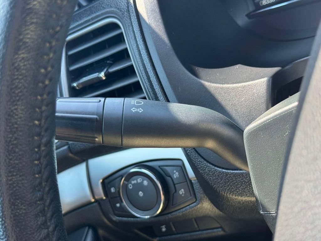 Used 2018 Ford Explorer XLT w/ Equipment Group 202A AWD/4WD image 23