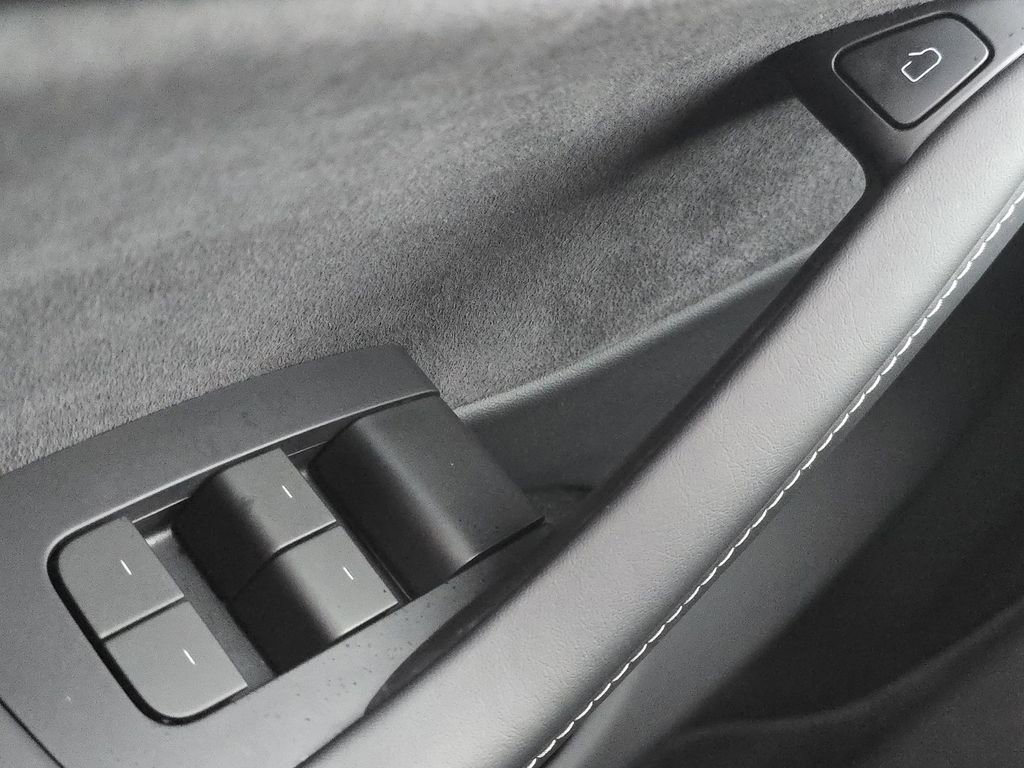 Used 2024 Tesla Model Y Long Range image 22