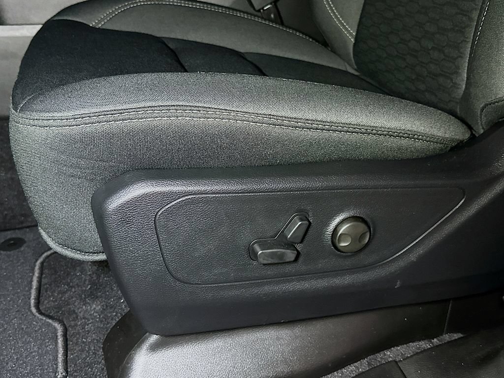 New 2026 RAM 1500 Big Horn w/ Night Edition AWD/4WD image 13