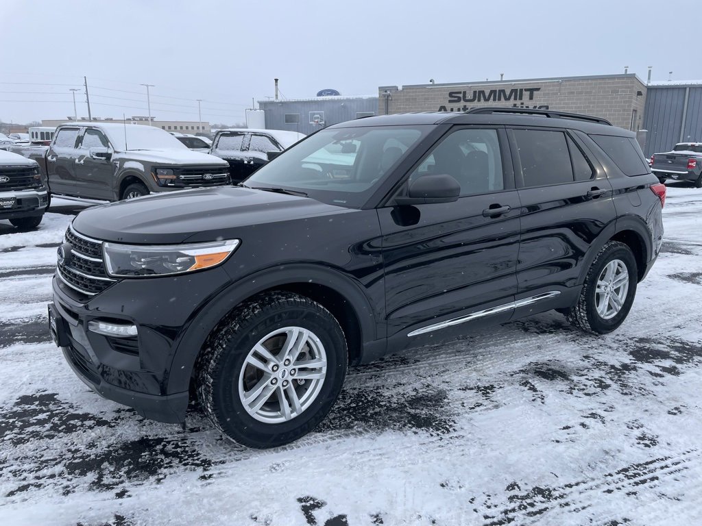 Used 2023 Ford Explorer XLT w/ Equipment Group 202A image 6