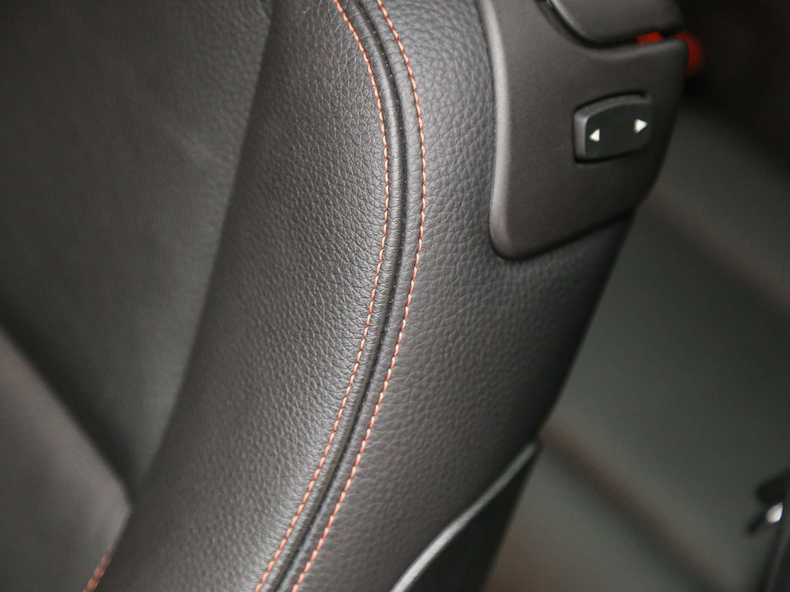 Used 2011 BMW 1 Series M RWD image 21