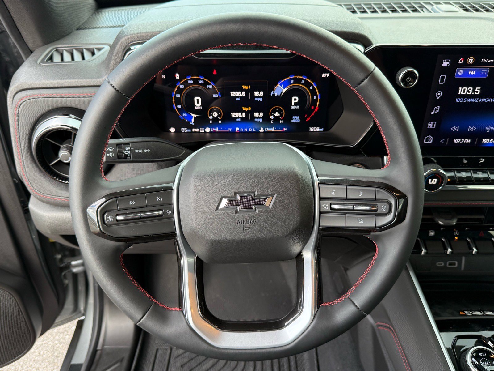 Used 2025 Chevrolet Colorado Z71 image 14