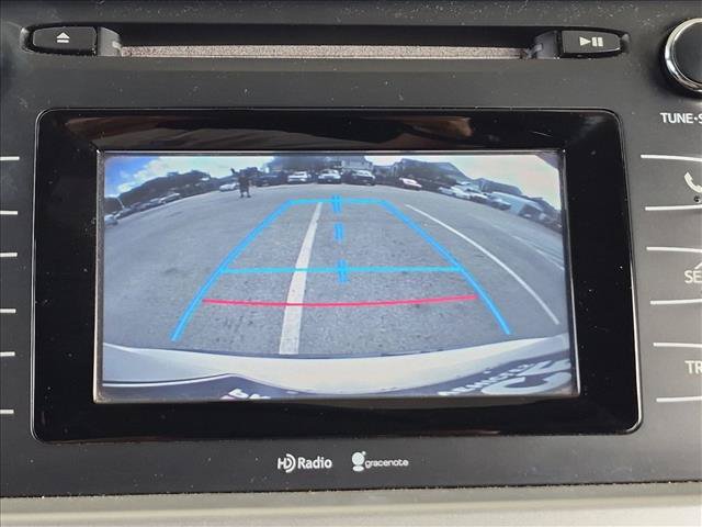 Used 2014 Toyota Highlander Plus FWD image 7