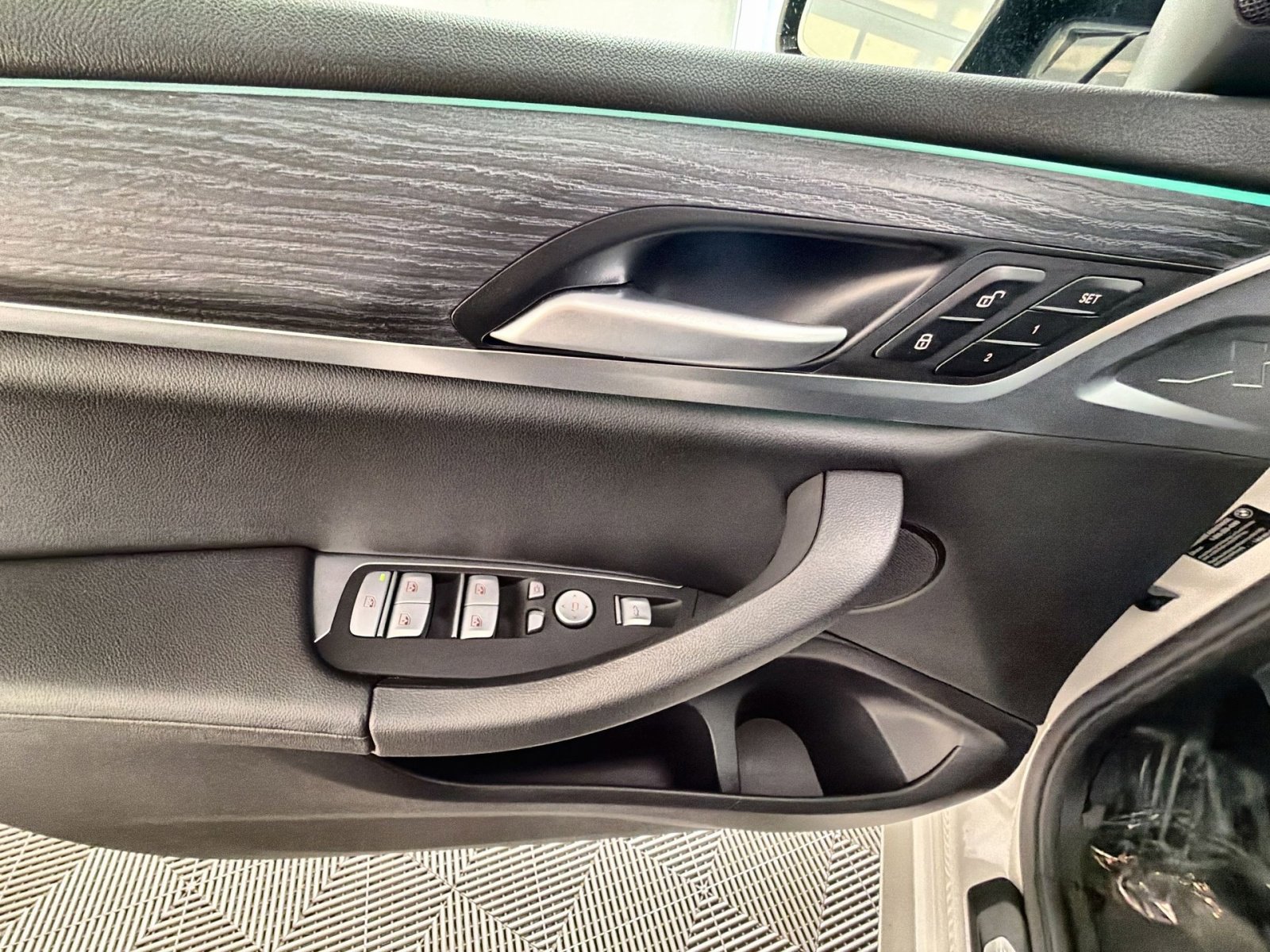 Used 2025 BMW X4 xDrive30i w/ Premium Package image 15