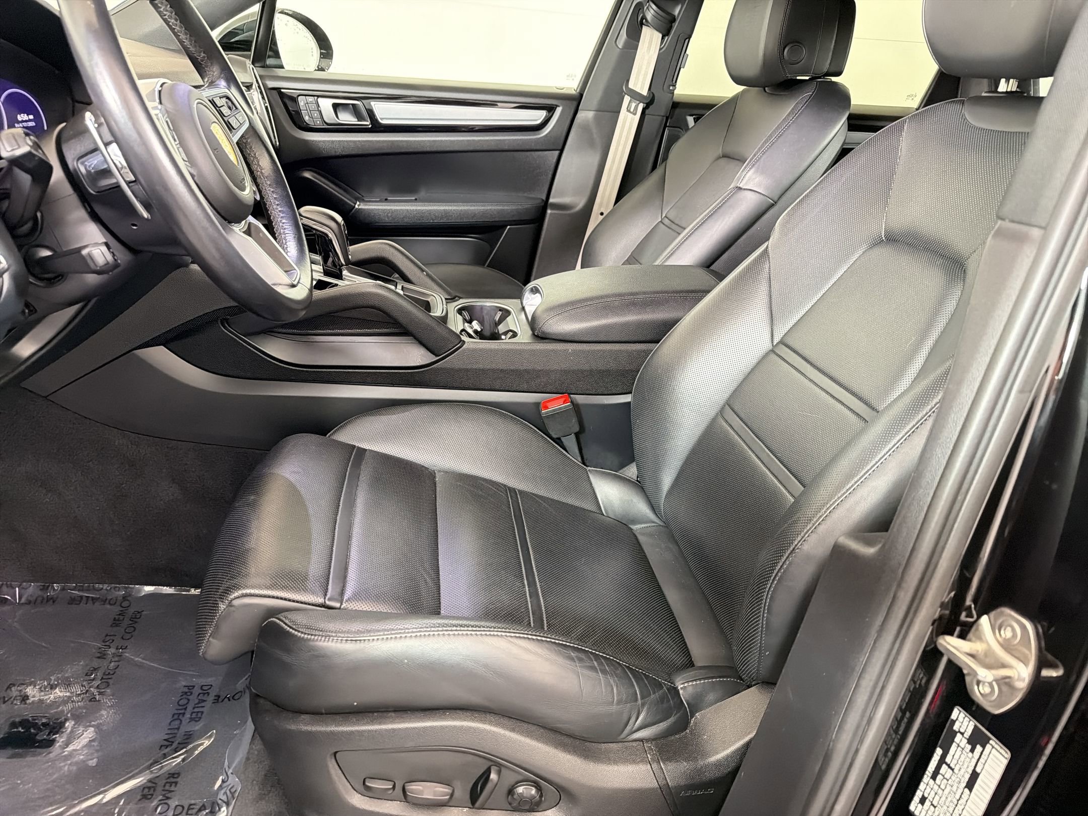 Certified 2023 Porsche Cayenne Platinum Edition AWD/4WD image 5