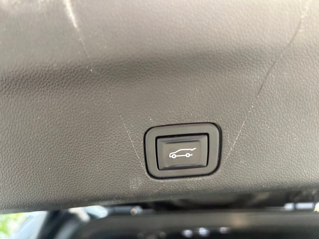 Used 2022 Chevrolet Tahoe RST w/ Luxury Package AWD/4WD image 21