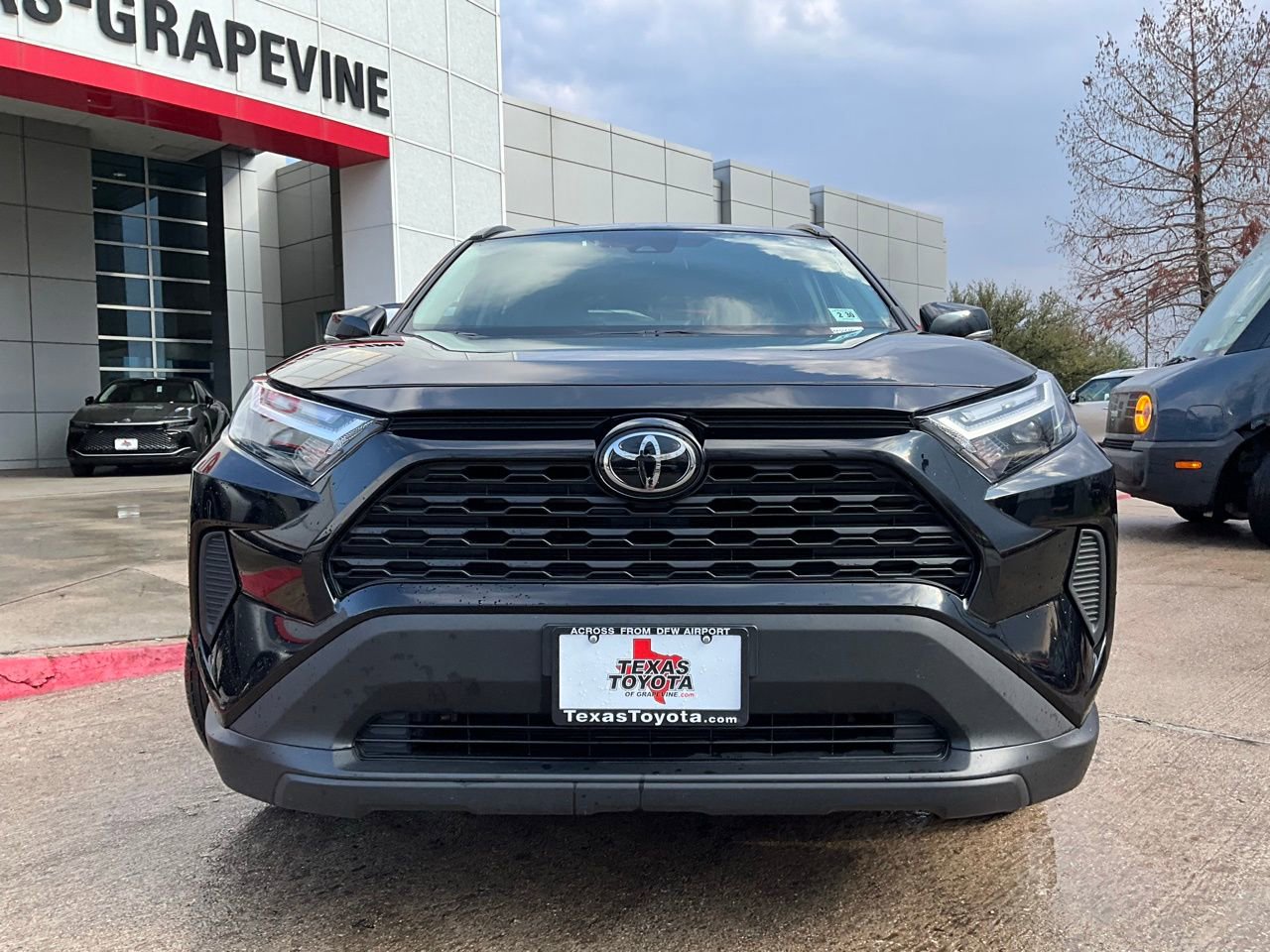 Used 2025 Toyota RAV4 XLE w/ Weather Package image 4