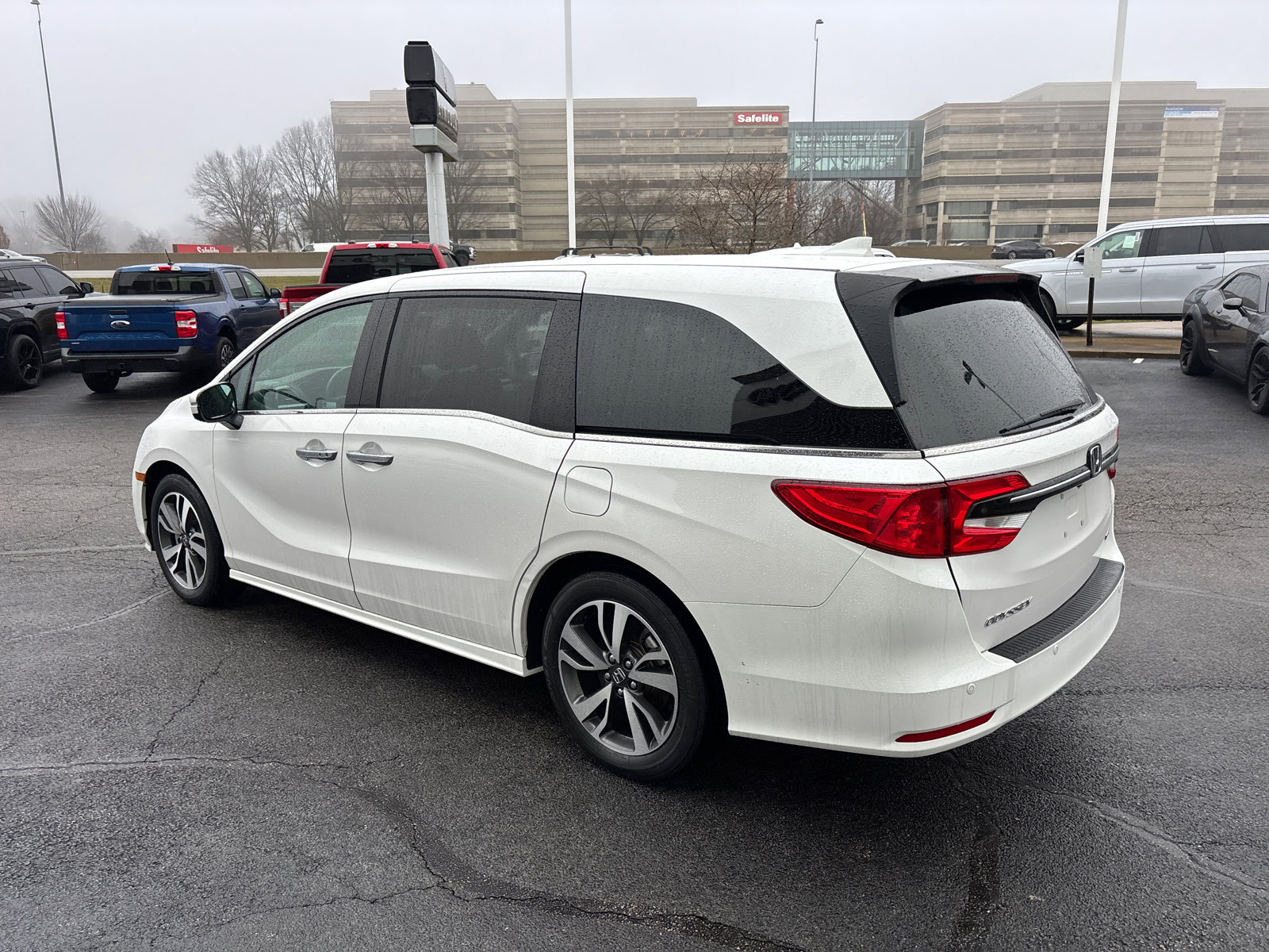 Used 2023 Honda Odyssey Touring image 5