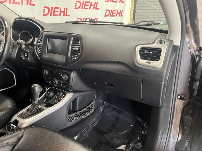 Used 2020 Jeep Compass Latitude w/ Cold Weather Group AWD/4WD image 13
