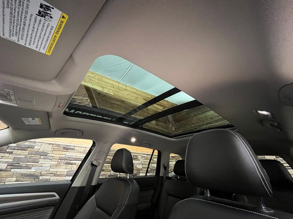 Used 2022 Volkswagen Atlas SEL image 30