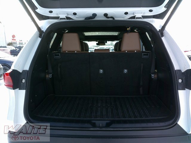 Used 2024 Toyota Grand Highlander AWD Hybrid image 30