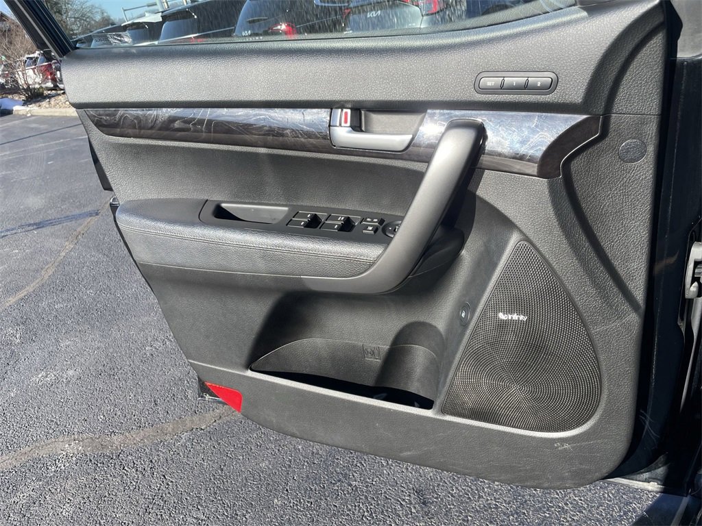 Used 2014 Kia Sorento SX w/ 3rd Row Package image 20