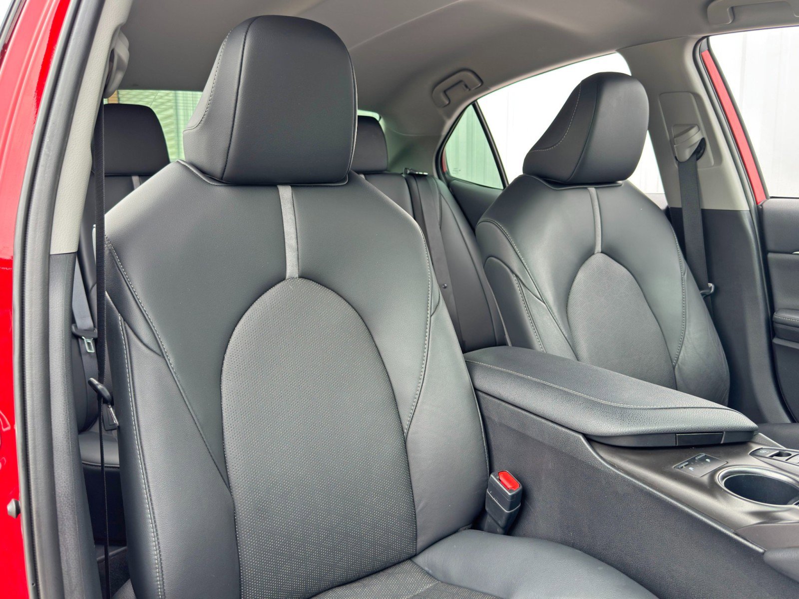 Used 2024 Toyota Camry XSE image 32