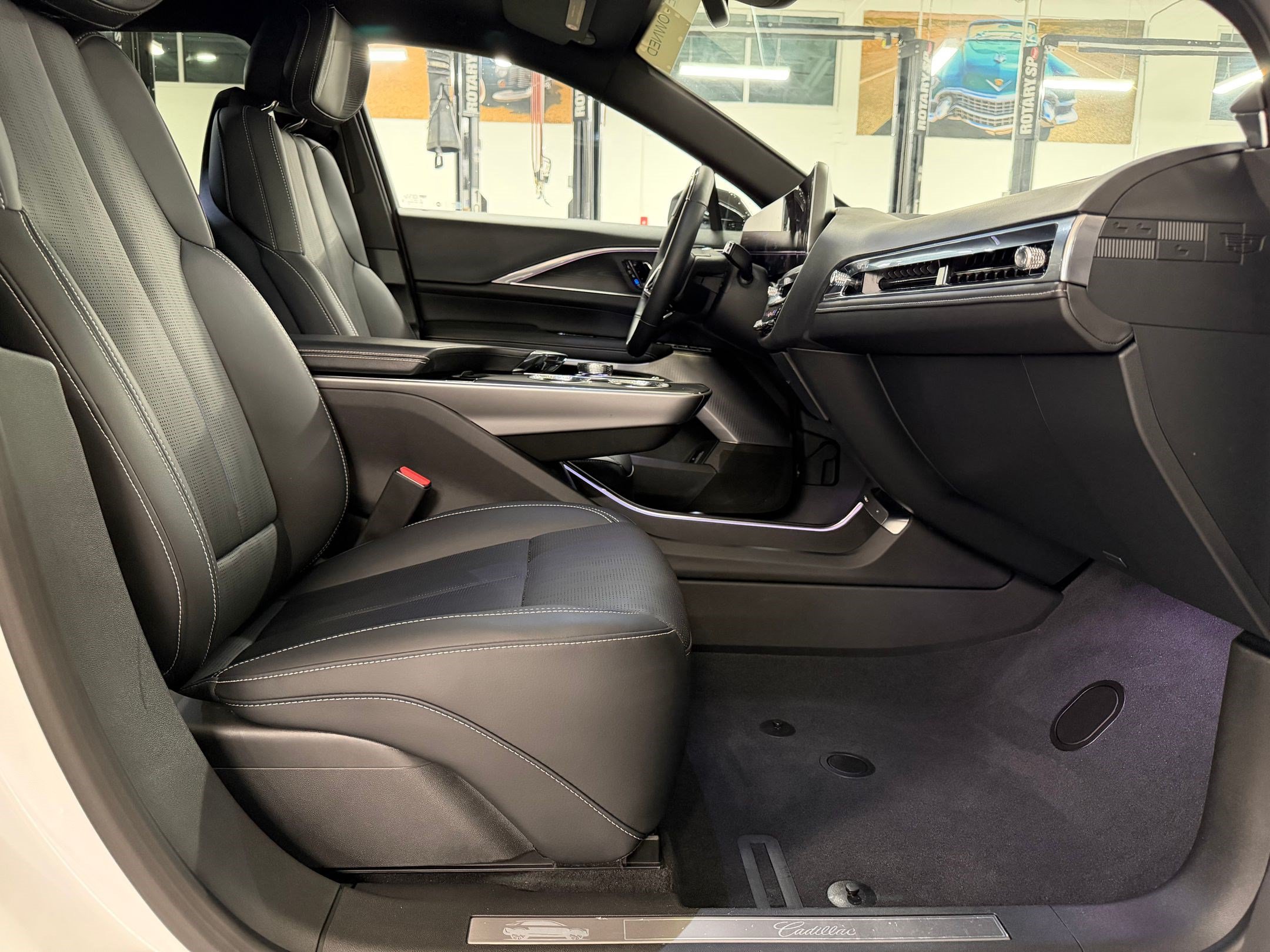 Certified 2024 Cadillac Lyriq Luxury RWD image 24