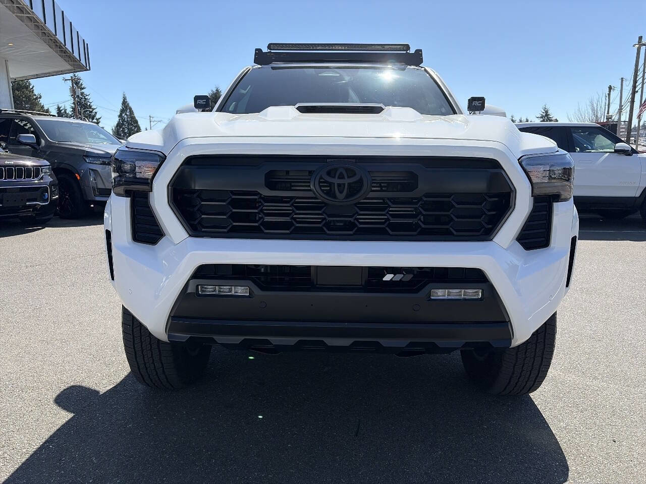 Used 2024 Toyota Tacoma TRD Sport w/ TRD Sport Upgrade Package AWD/4WD image 15