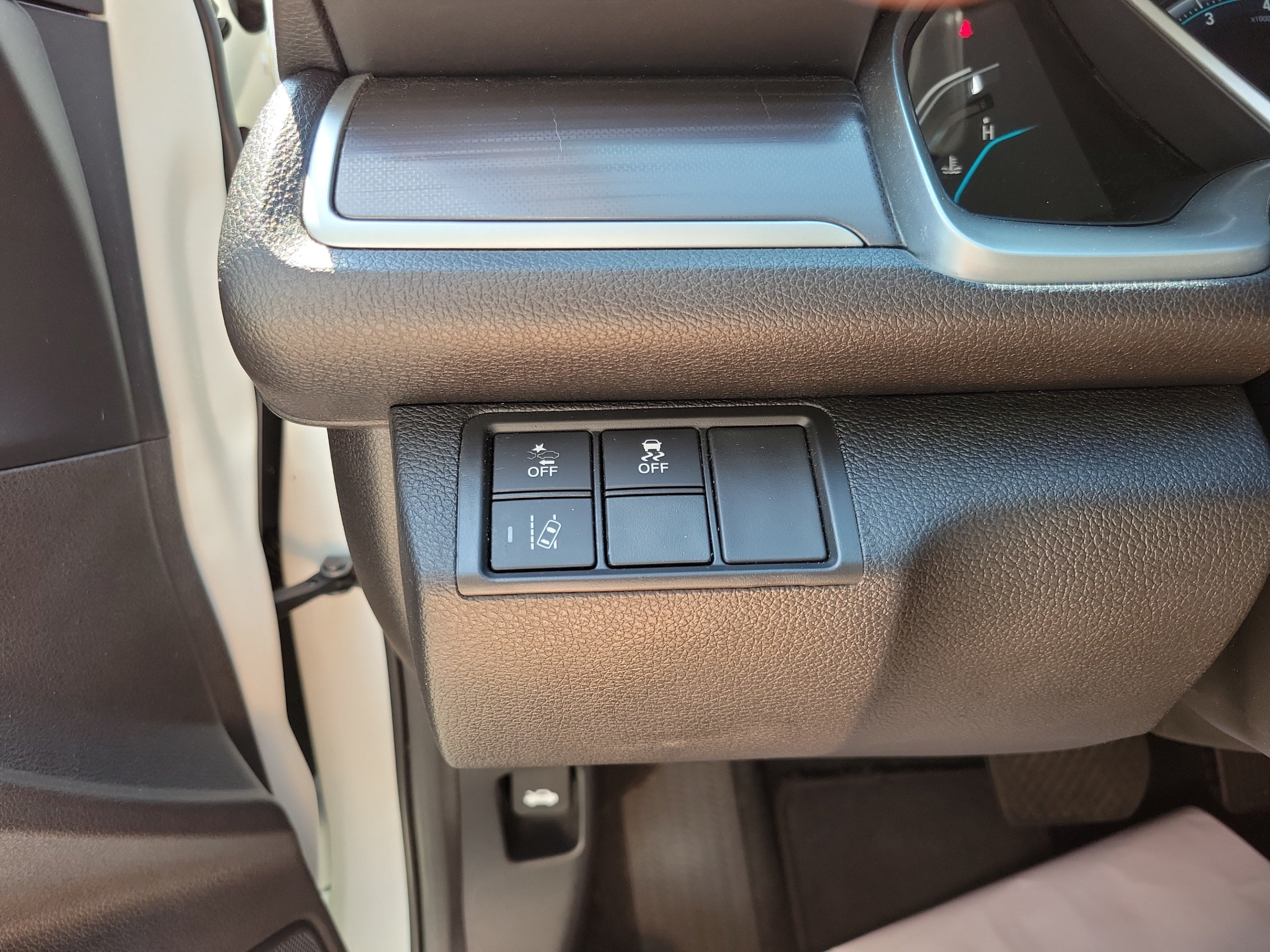 Used 2019 Honda Civic EX-L image 16