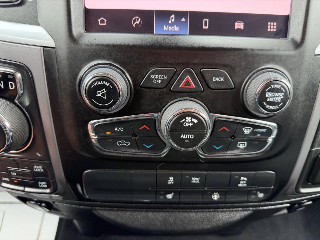 Used 2022 RAM 1500 Classic SLT w/ Electronics Convenience Group AWD/4WD image 26