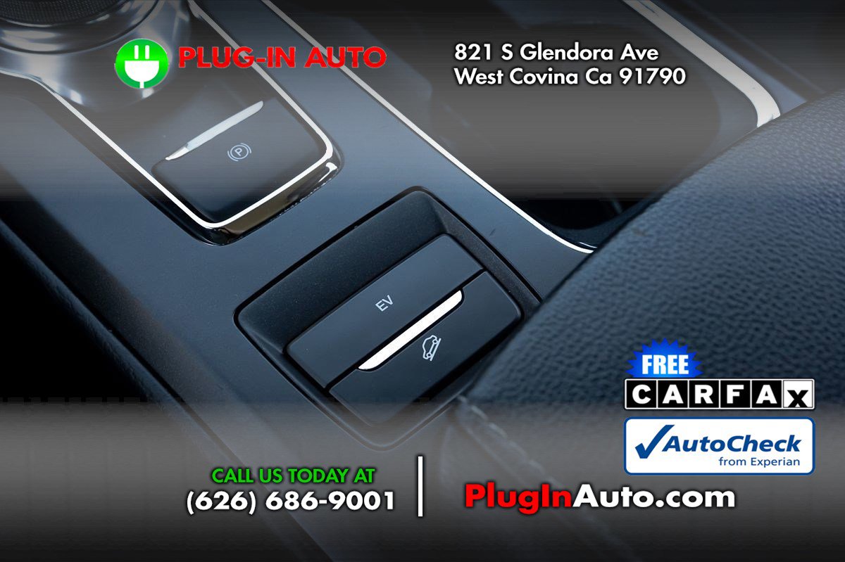 Used 2018 Ford Fusion Energi Titanium image 21