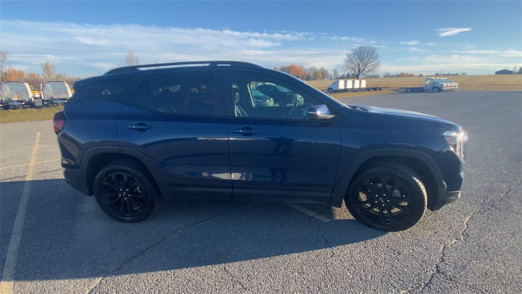Certified 2022 GMC Terrain SLE w/ Driver Convenience Package image 9