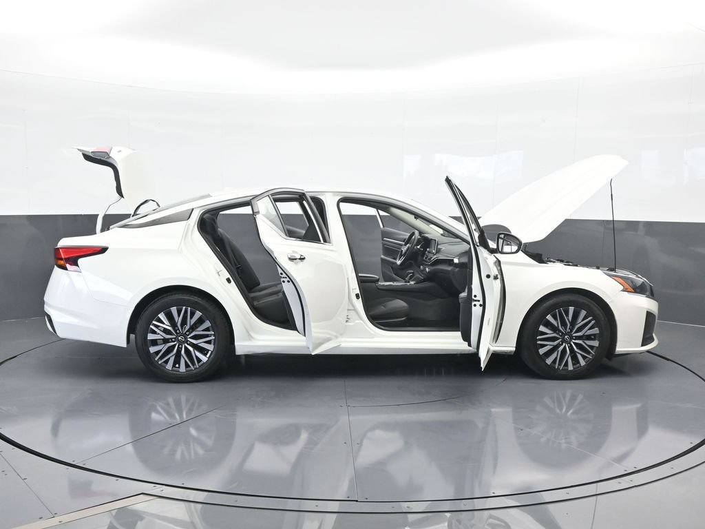 Used 2023 Nissan Altima 2.5 SV FWD image 74