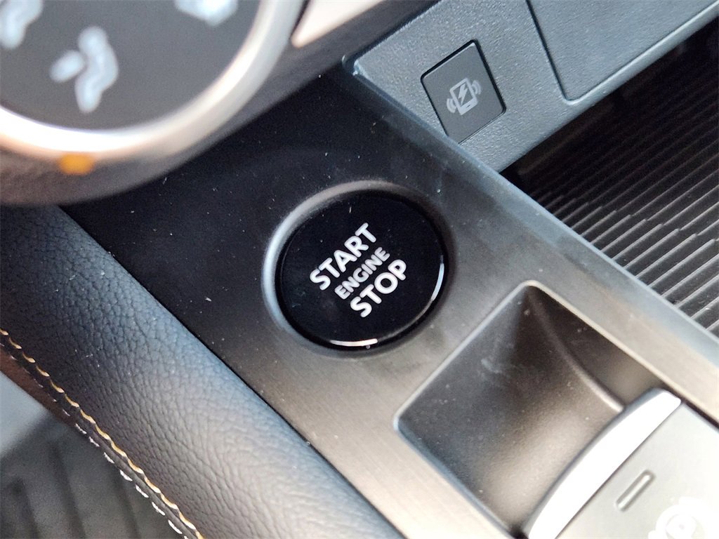 New 2025 Nissan Kicks SV w/ SV Premium Package image 16