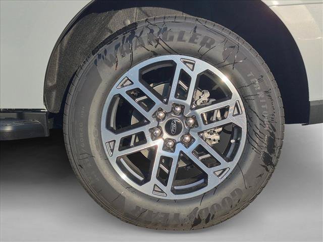 New 2026 Ford Expedition Active RWD image 9