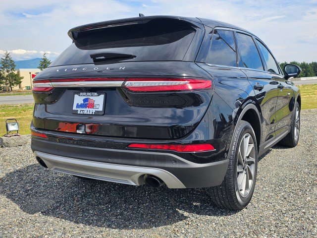 Used 2024 Lincoln Corsair AWD w/ Equipment Group 102A image 3