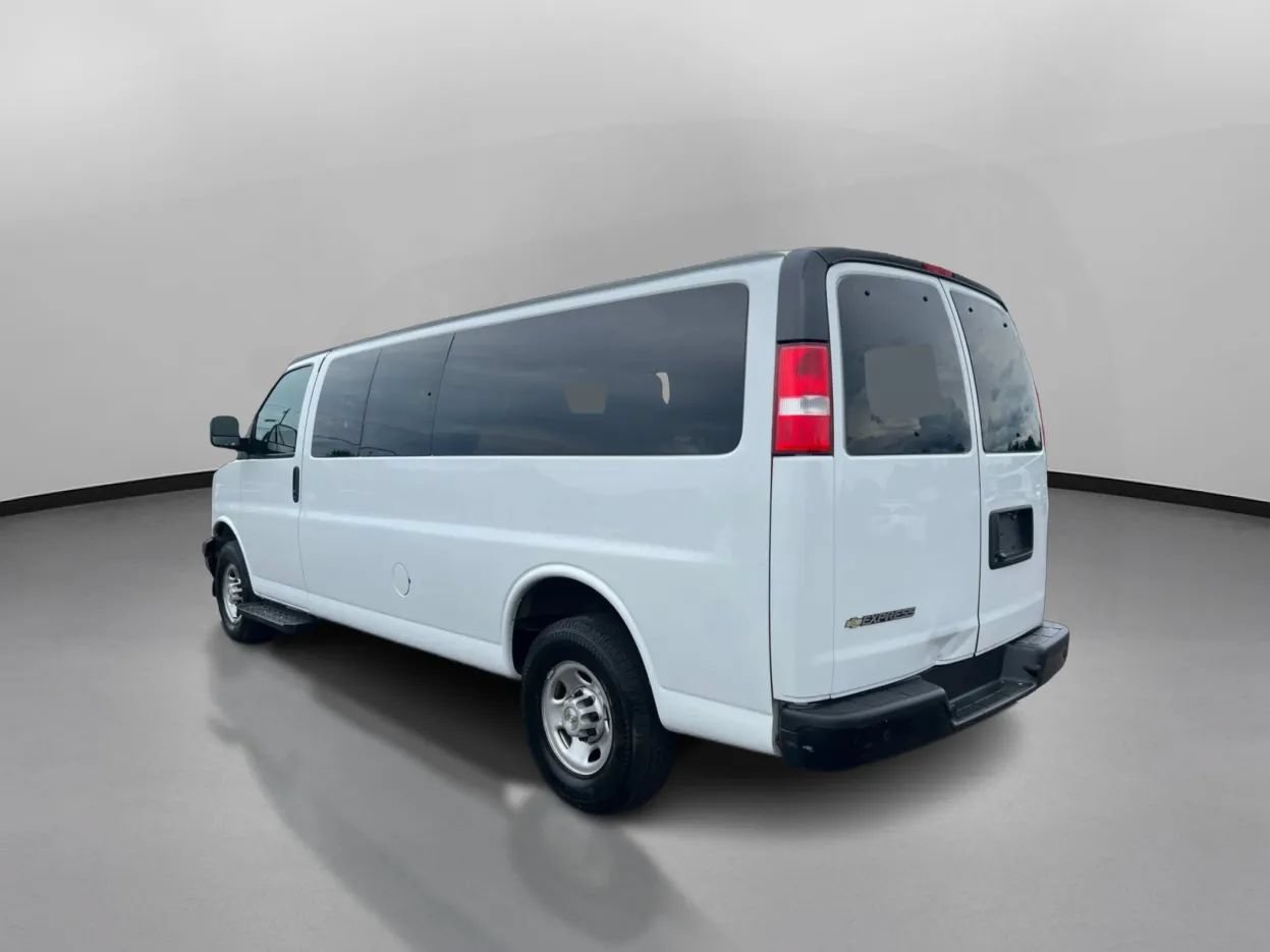 Used 2022 Chevrolet Express 3500 LS RWD image 13