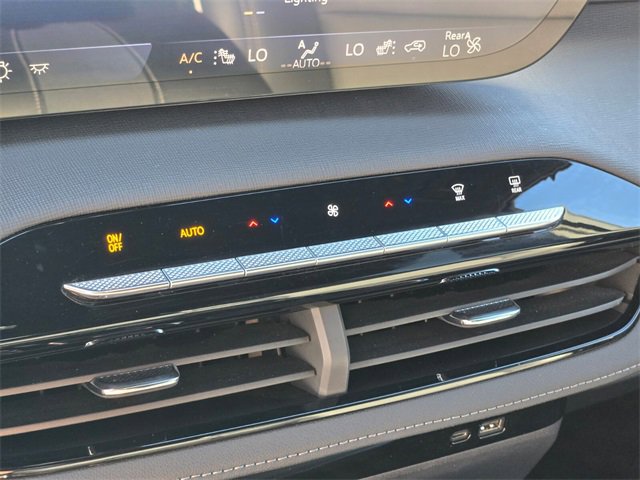 Used 2025 Buick Enclave Preferred image 32