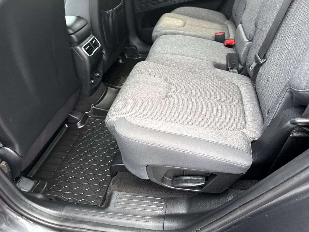 Certified 2023 Hyundai Santa Fe SEL AWD/4WD image 17