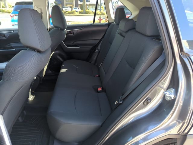 Used 2021 Toyota RAV4 LE image 27