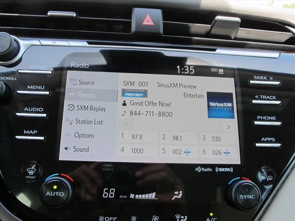 Used 2020 Toyota Camry XLE FWD image 13