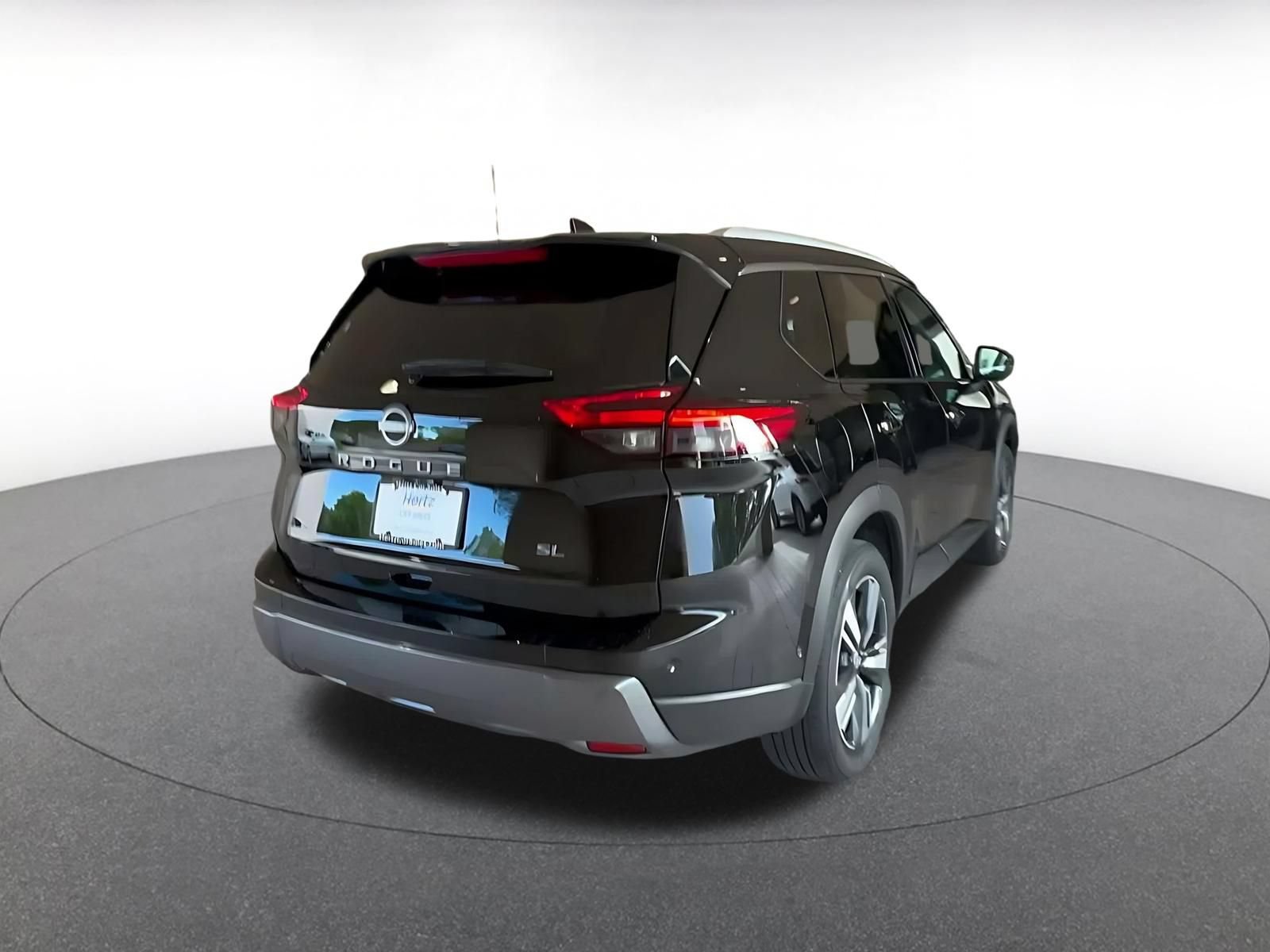 Used 2026 Nissan Rogue SL FWD image 14