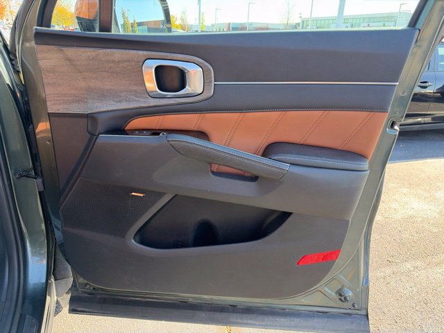 Certified 2022 Kia Sorento SX Prestige w/ Rust Color Package AWD/4WD image 40