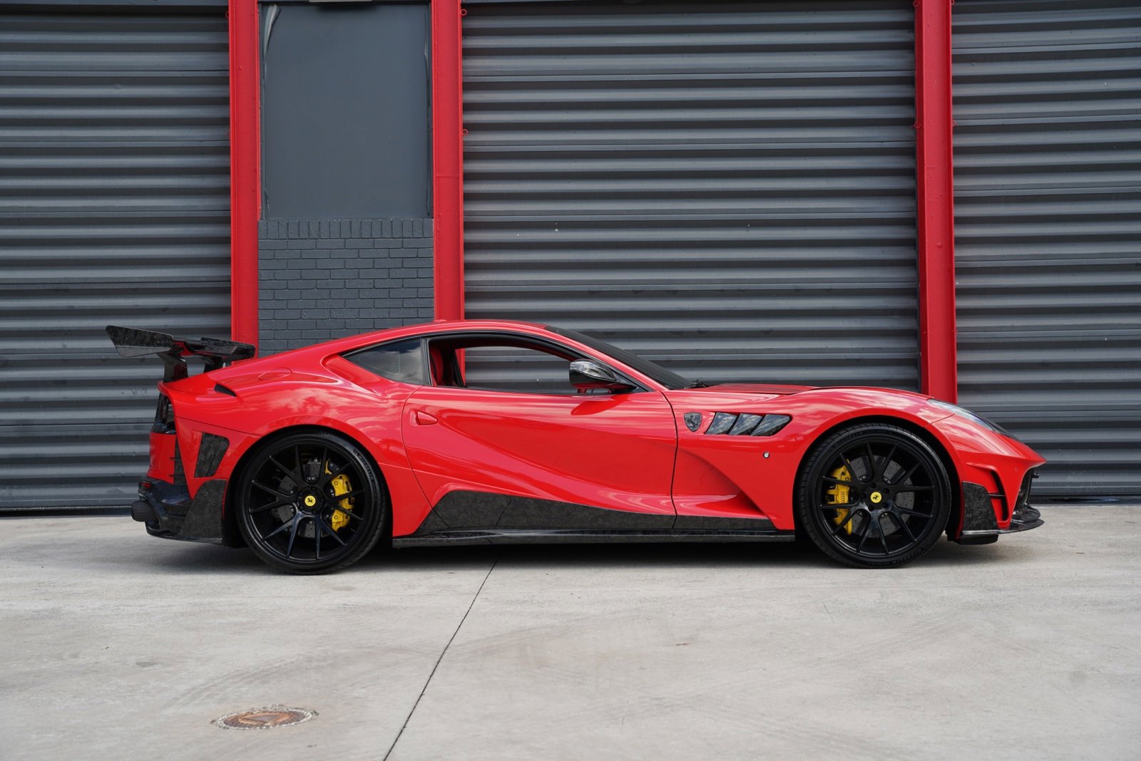 Used 2019 Ferrari 812 Superfast image 19