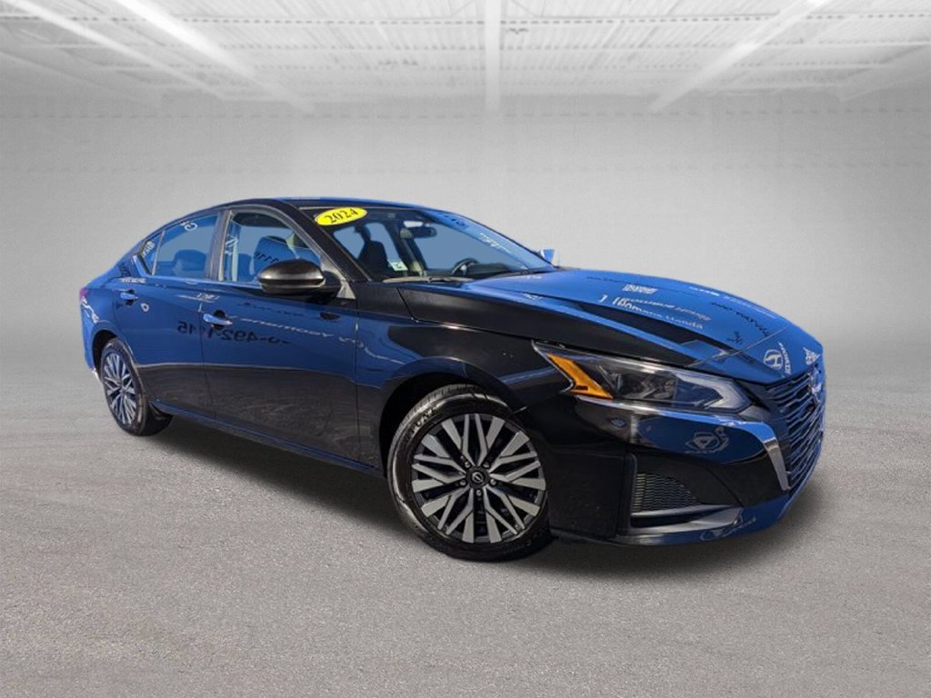 Used 2024 Nissan Altima 2.5 SV FWD image 3