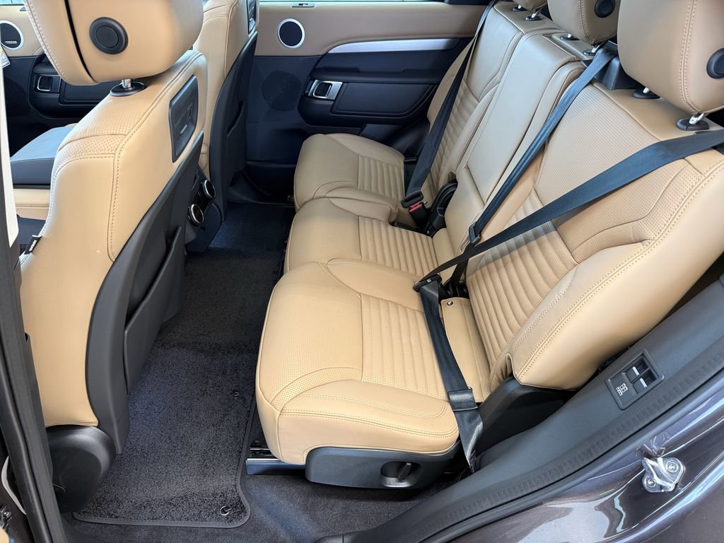 New 2026 Land Rover Discovery Limited Edition AWD/4WD image 11